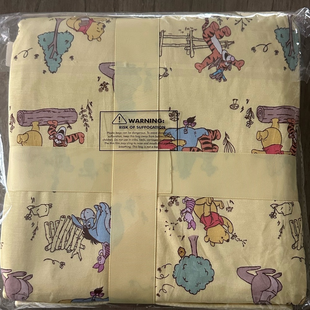 Little Sleepies Disney Winnie the Pooh Large Cloud Blanket Tigger Piglet NWT - Picture 3 of 3
